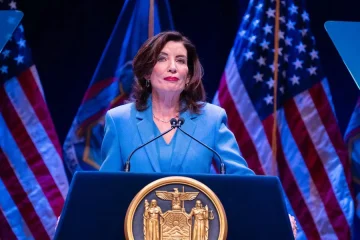 Kathy Hochul Height