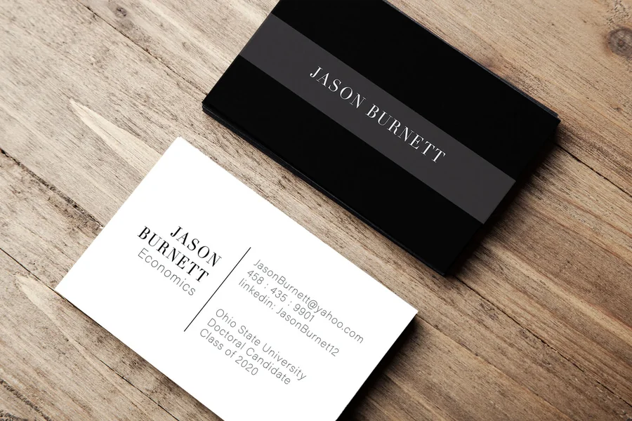 Business Cards for College Students and How to Use Them Effectively